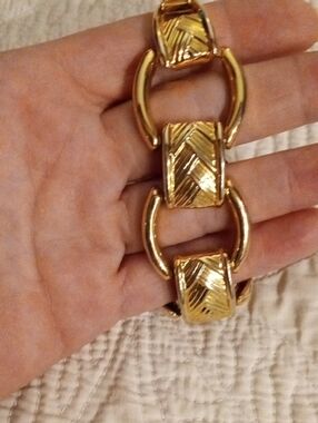 Source Unknown Gold Textured Link Bracelet